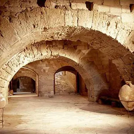 Philedomus In The Centre Of No25 Heraklion (Crete)